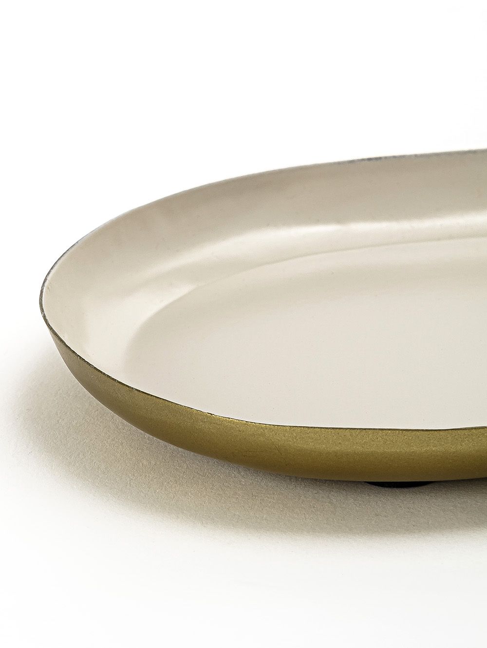 BANDEJA OVALADA INDORE BLANCO Y DORADO SMALL