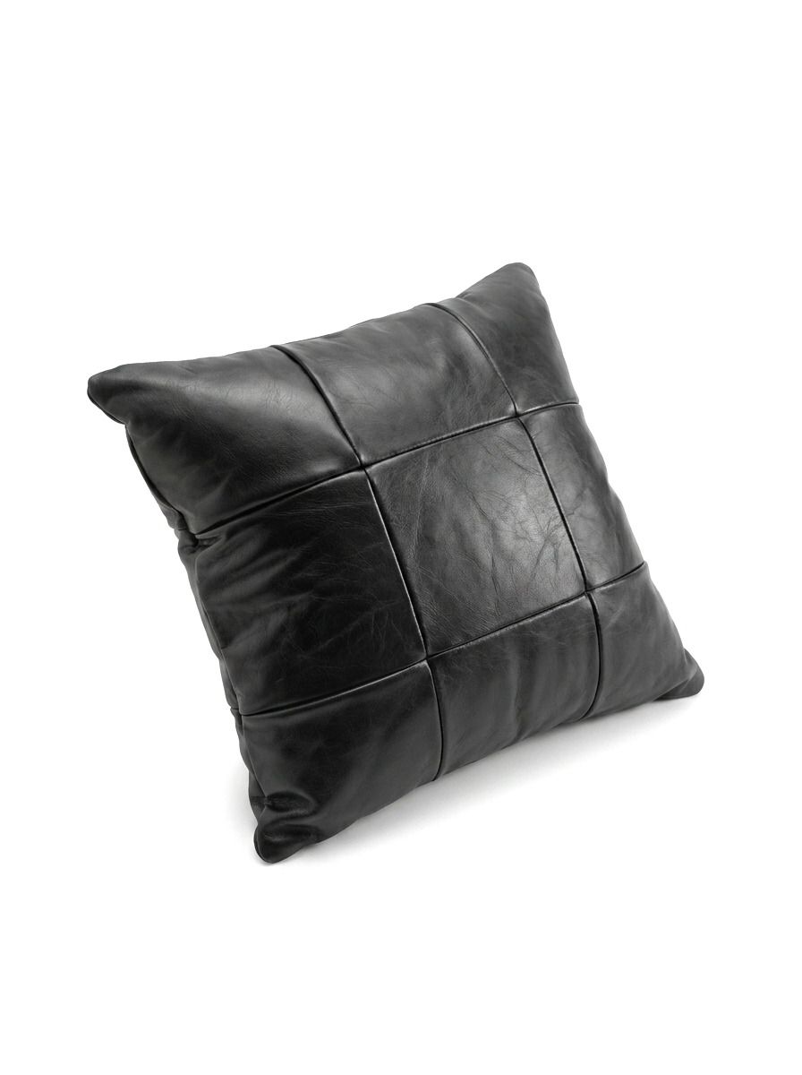 ALMOHADON CUERO 100% NATURAL CUADRANTES 45 X 45 NEGRO
