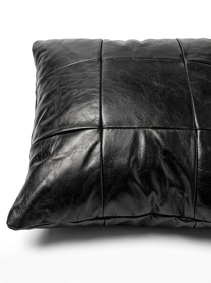 ALMOHADON CUERO 100% NATURAL CUADRANTES 45 X 45 NEGRO
